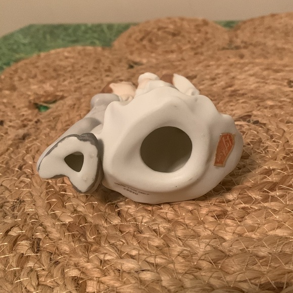 Lefton, vintage bride and groom kissing statue, EUC - Picture 10 of 14